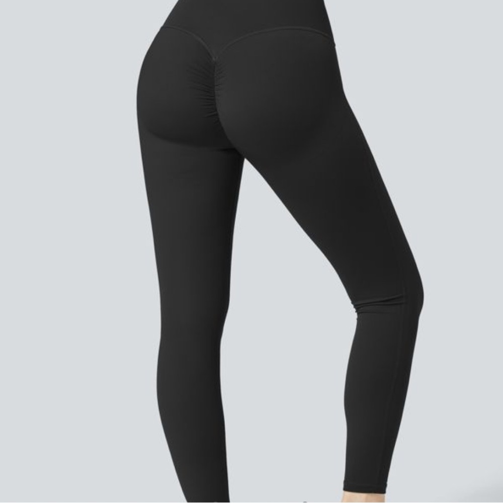 NWT and nwot halara uktrasculpt so cinched butt lift tummy control 7/8 leggings